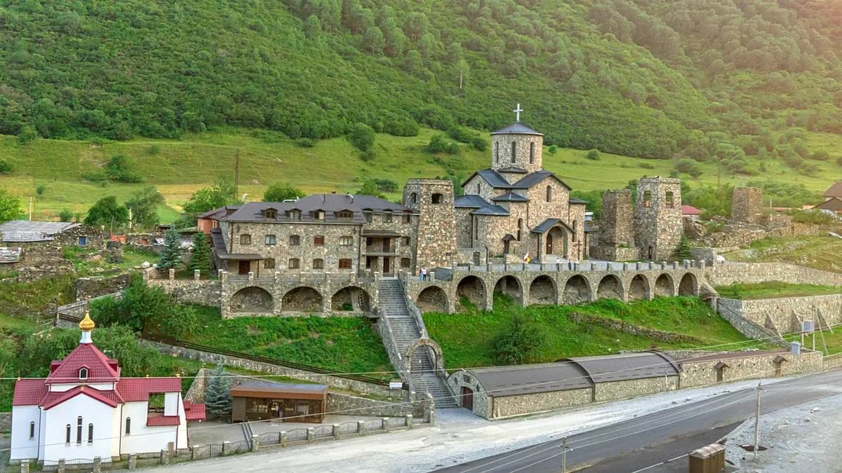 Аланский Успенский монастырь в Фиагдоне, Северная Осетия