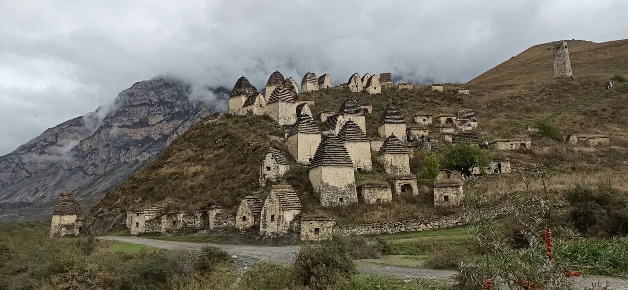 Некрополь «Город мёртвых» в Даргавсе, Северная Осетия